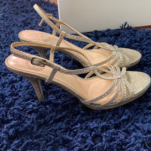 Sparkly gold heels - Picture 2 of 5